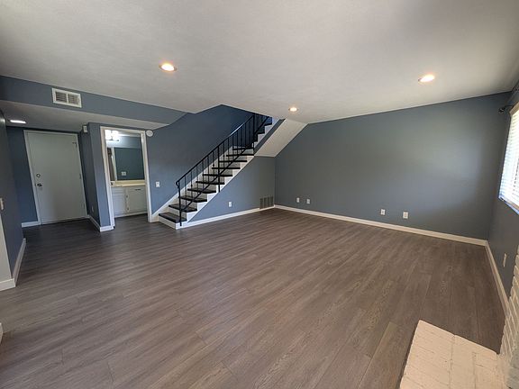3rd image of 1738 Lynne Dr Unit 20