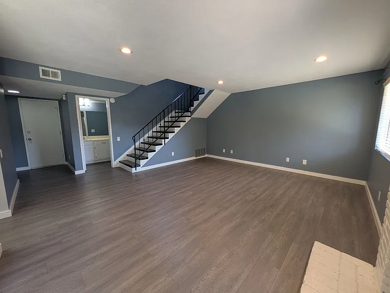 1738 Lynne Dr #20 — Photo 3