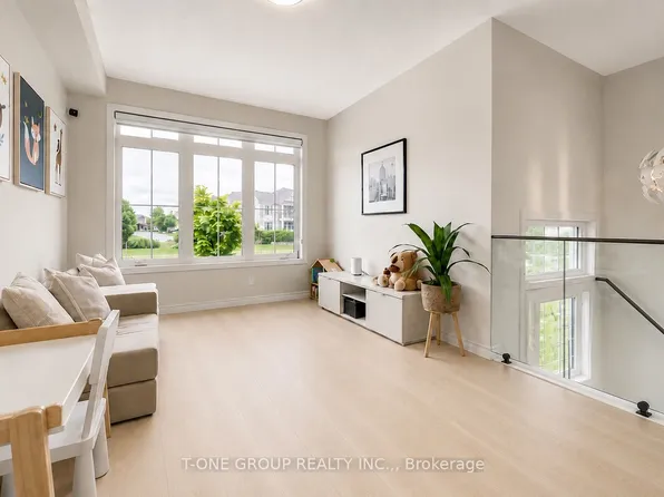 27 Sharbot Ln, Markham, ON L6E 0S7