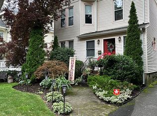 76 Tenafly Rd, Englewood, NJ 07631