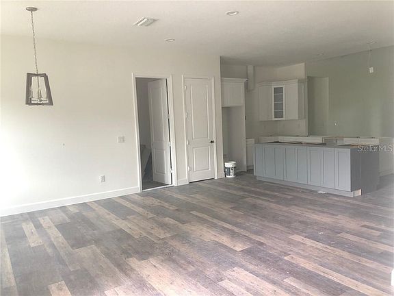 4th image of 3521 E Lake Dr