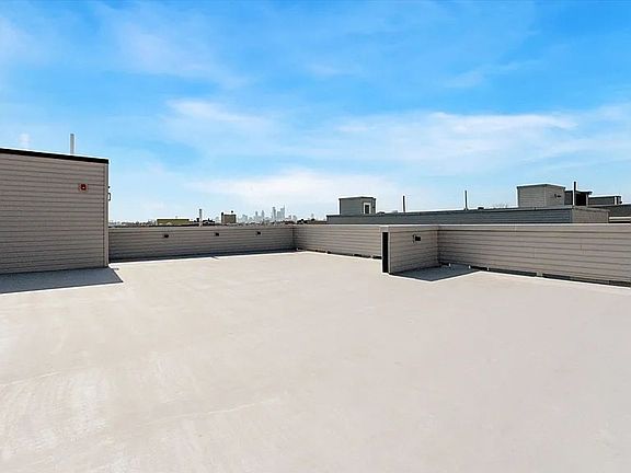 4th image of 2520 N Front St #205