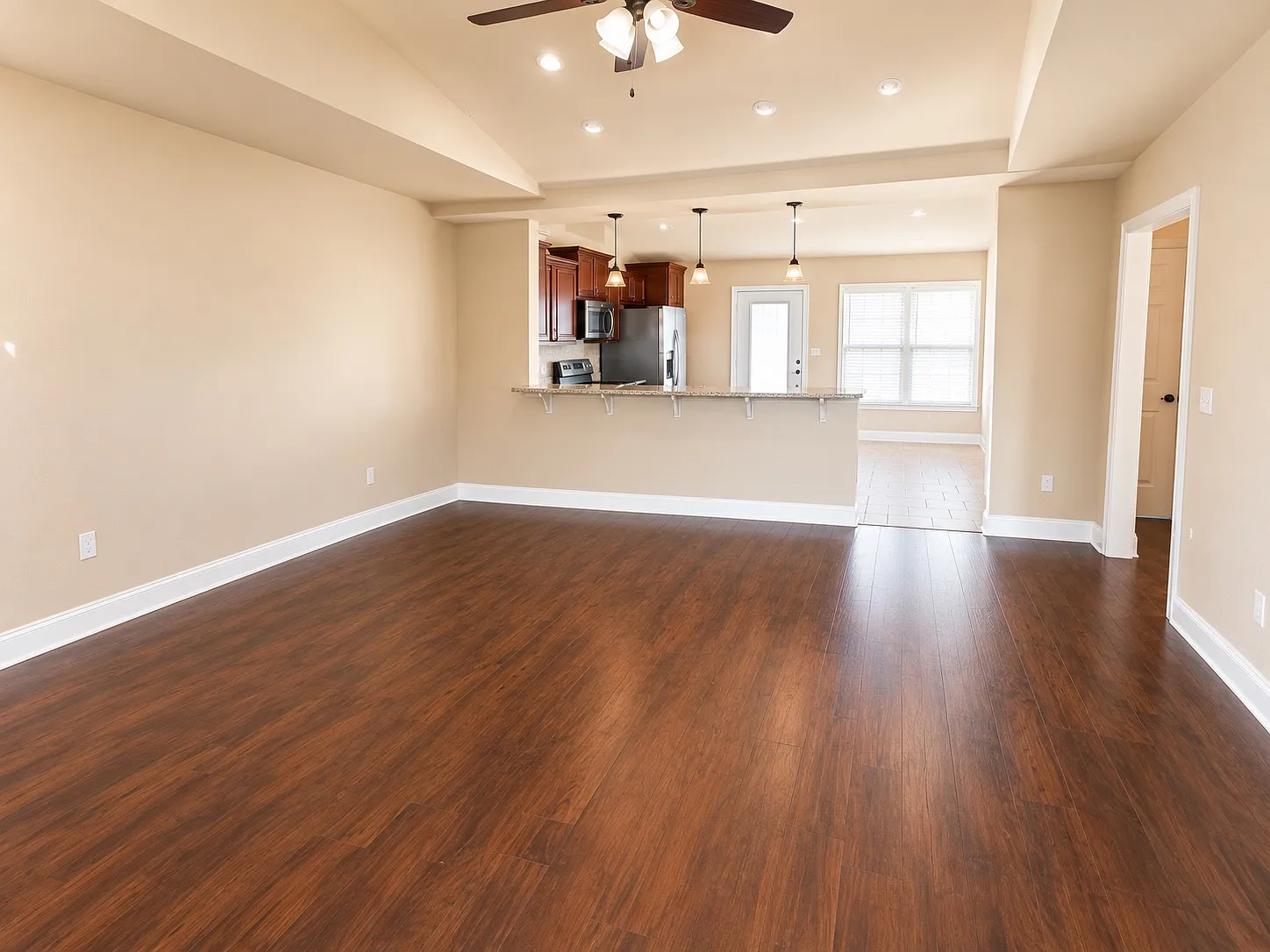 3 bed, 1485 sqft, $2,000 — Photo 3