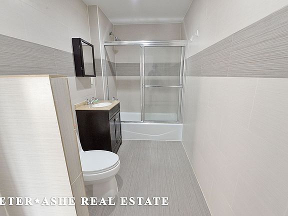 5th image of 203 E 121st St #406A