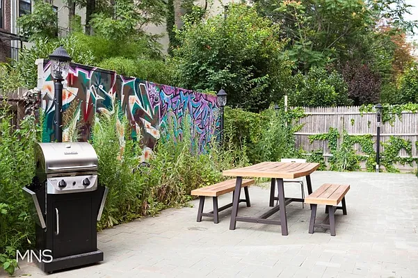 Rented by MNS | media 27