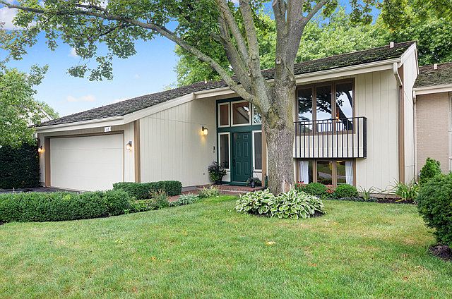 1st image of 38 Briarwood S