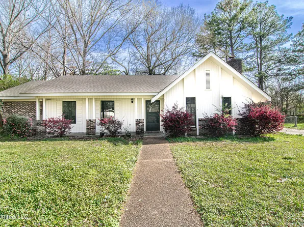 1616 Edgewood Pl, Clinton, MS 39056