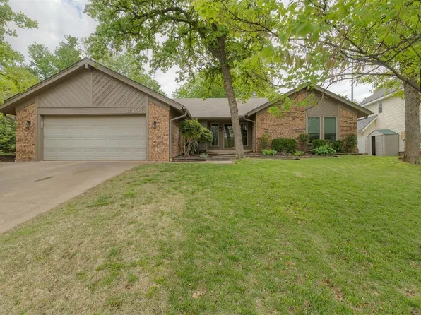 2108 Raintree Rd, Edmond, OK 73013