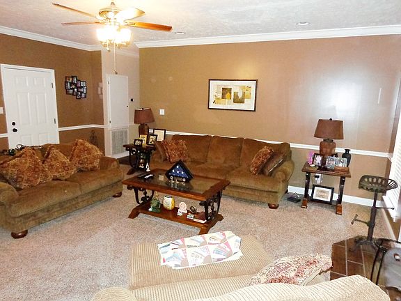 3rd image of 127 Cotton Gin Ln