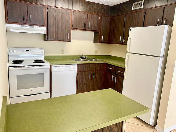 3rd image of 415 Lakeview St APT 5