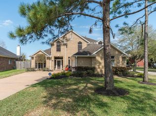 113 Cloudbridge Ct, League City, TX 77573