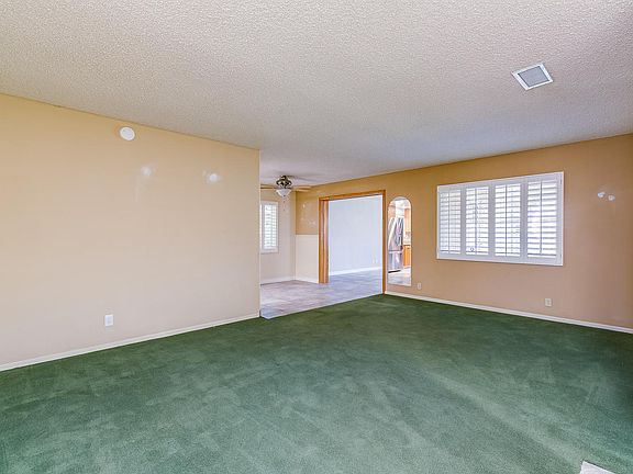4th image of 738 Mercer Ave
