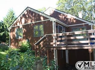 93 Braeside Rd, Falmouth, MA 02540