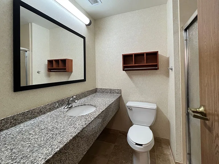 Ski Town Apartments — Photo 104