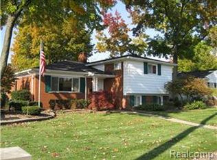 14205 Shadywood Dr, Plymouth, MI 48170