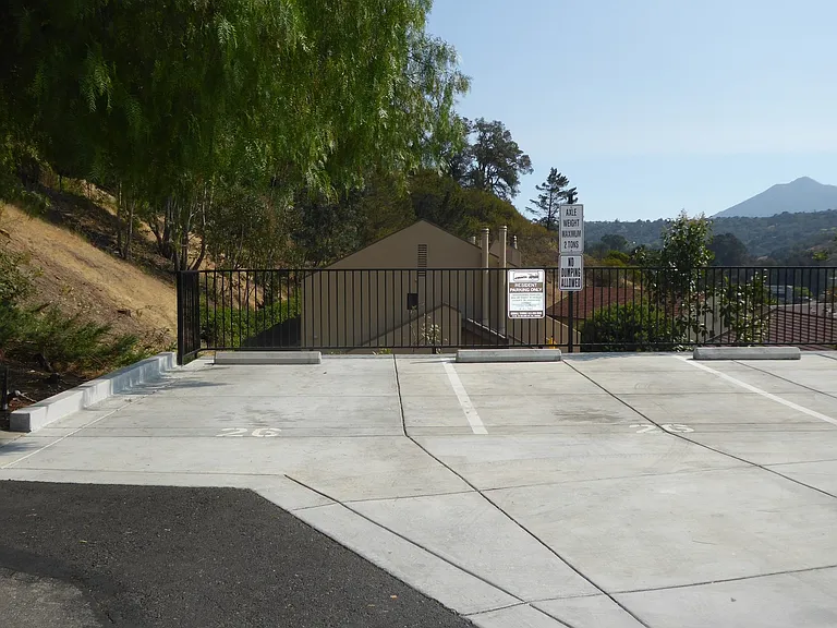 10 Professional Center Pkwy #26 — Photo 13