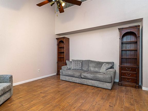 3rd image of 12850 Woodbend Ct