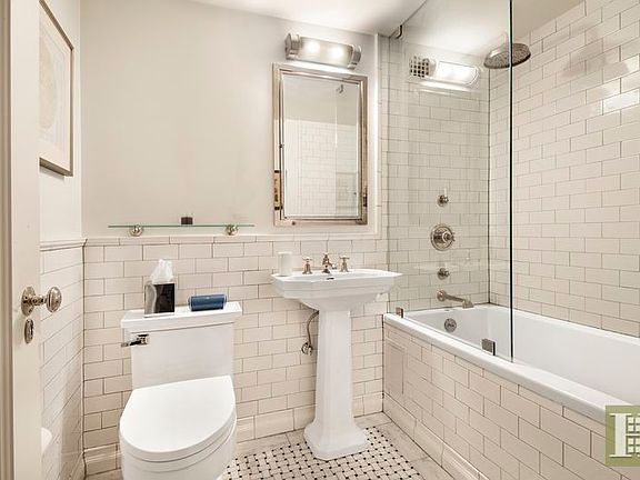 4th image of 405 W 23rd St APT 6J