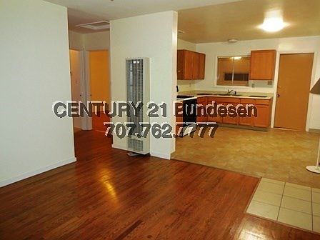 4th image of 1820 Chapman Ln