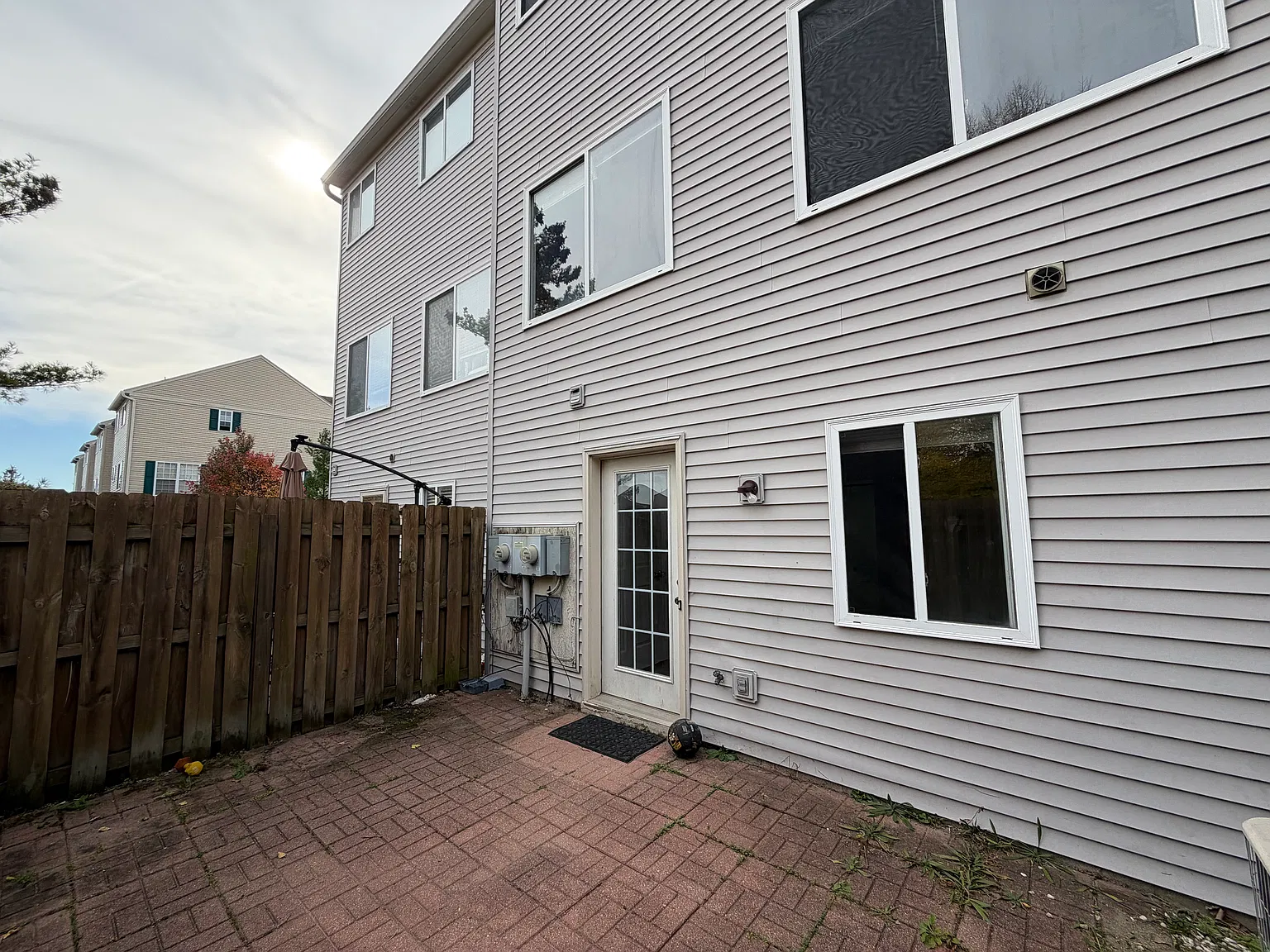 3 bed, 2.5 bath, 1723 sqft, $2,250 — Photo 4