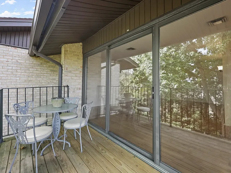 81 Courtland Ave #4 — Photo 16