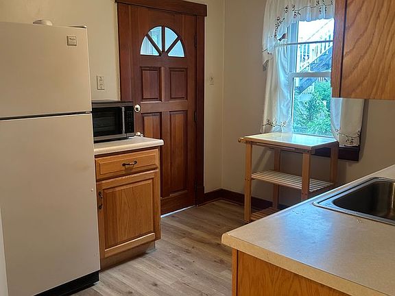 3rd image of 728 7th St