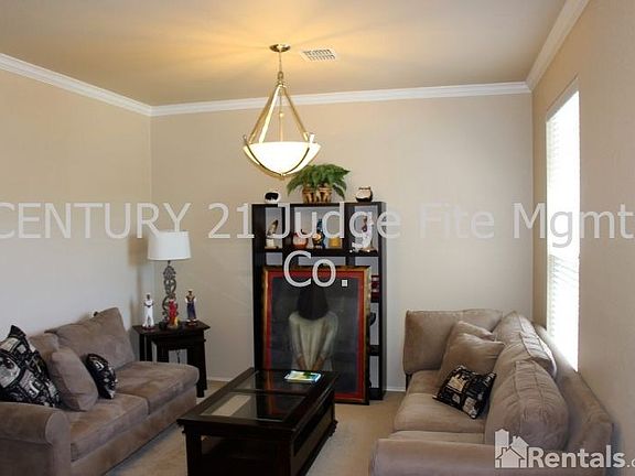 3rd image of 717 Princeton Dr