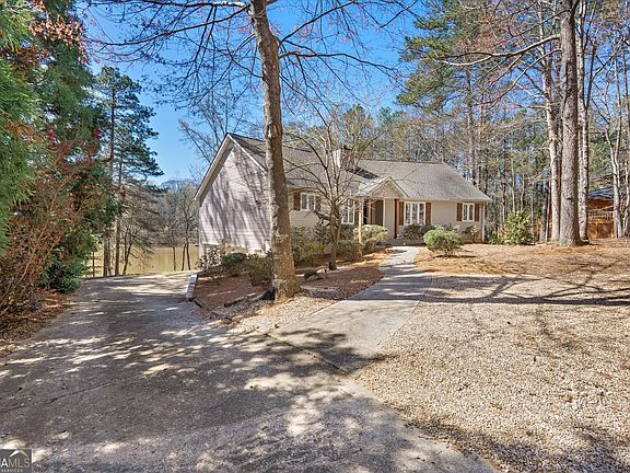 2nd image of 2117 Lakeview Pkwy