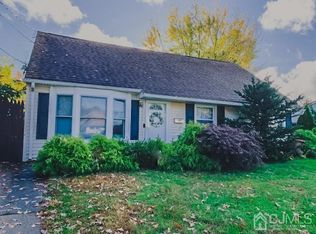 34 Richmond Rd, Edison, NJ 08817