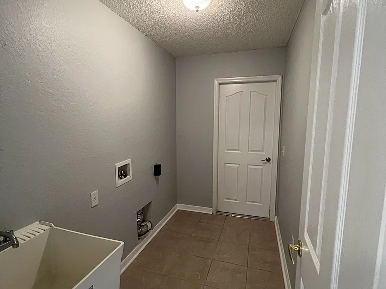 12474 Robin Ave — Photo 13