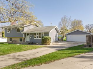 1429 Columbus Dr, Waterloo, IA 50702