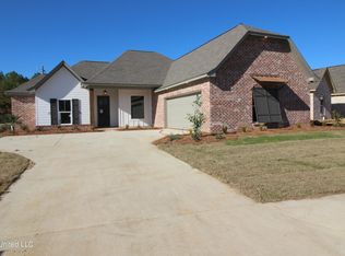 201 Wethersfield Dr, Florence, MS 39073