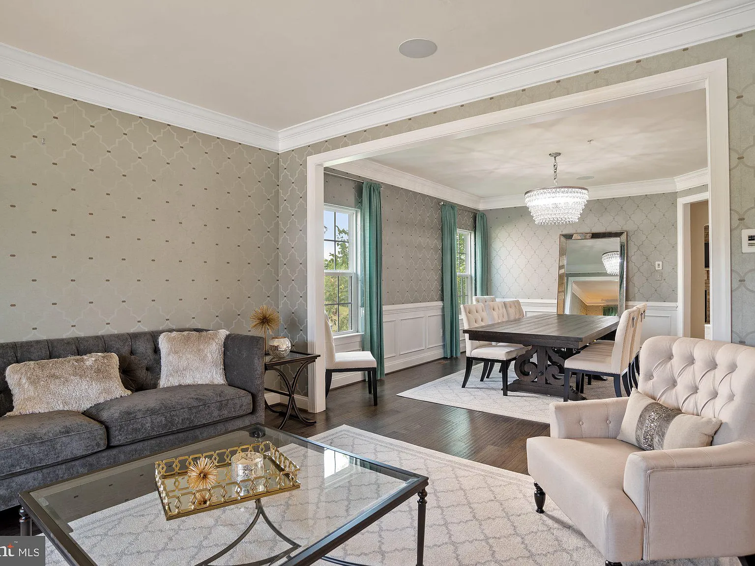 5 bed, 5.5 bath, 6179 sqft, $6,200 — Photo 3