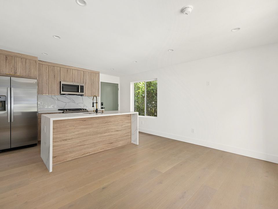1st image of 532 3/4 N Spaulding Ave