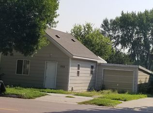 1312 S Rowley St, Mitchell, SD 57301