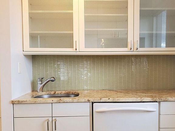 5th image of 301 W 57th St APT 37A