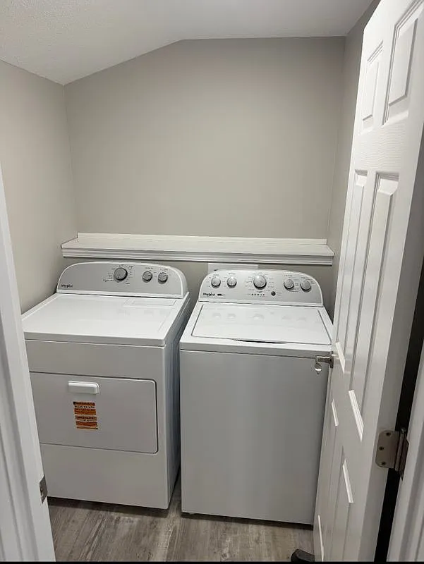 3 bed, 2.0 bath, 1250 sqft, $1,400 — Photo 2