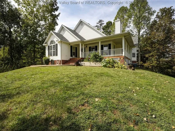 396 Olympia Fields Dr, Winfield, WV 25213