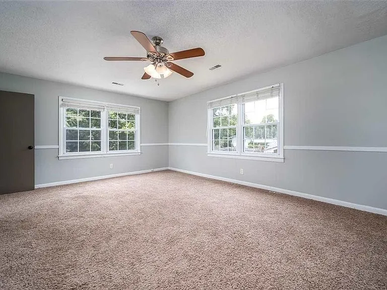 130 Maxanna Dr — Photo 13