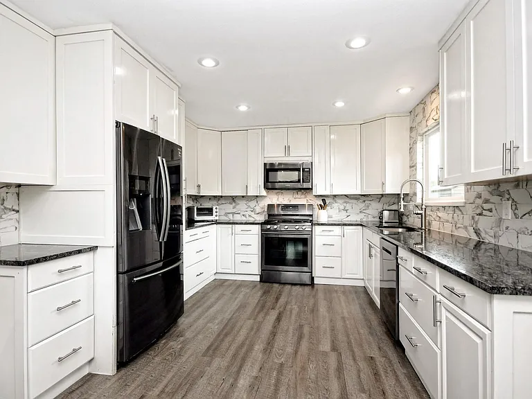 4008 Eton Ln — Photo 9