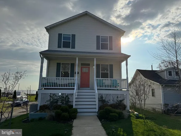 8315 Bayside Rd, Chesapeake Beach, MD 20732