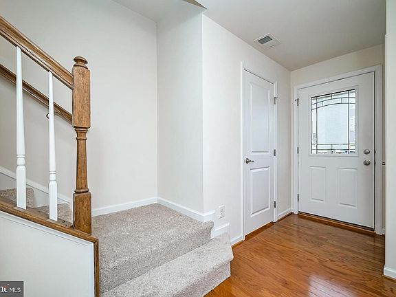 4th image of 613 Foxwood Dr