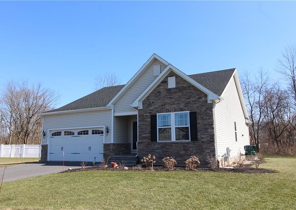 1st image of 122 Weeping Willow Way