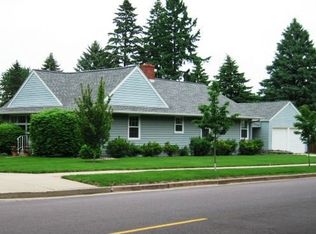 2424 S 1st Ave, Sioux Falls, SD 57105