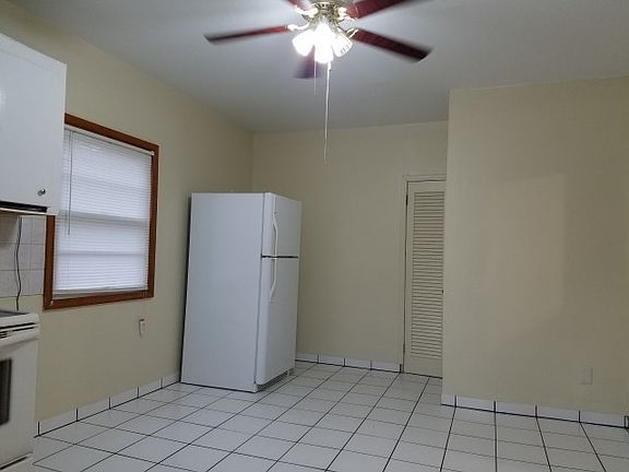 4th image of 1231 S Sunset Ave