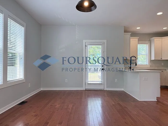 617 Lenoir St — Photo 9