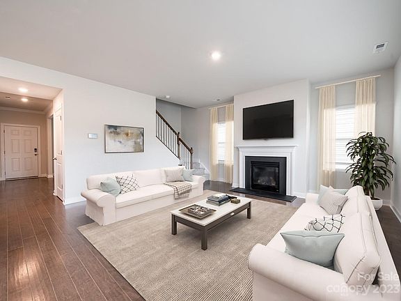 4th image of 1626 Baymont Ct