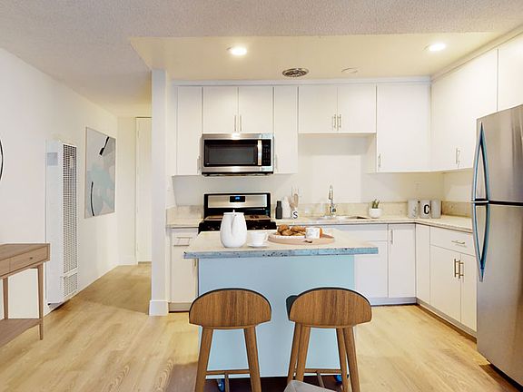 Free-Standing-Island in kitchen at Mediterranean Village West Hollywood