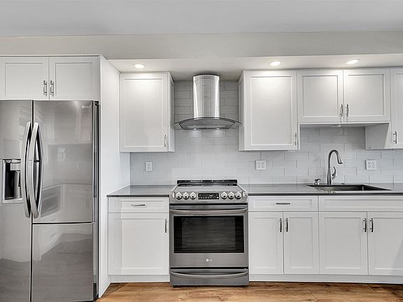 5th image of 3121 NE 51 Street #406E