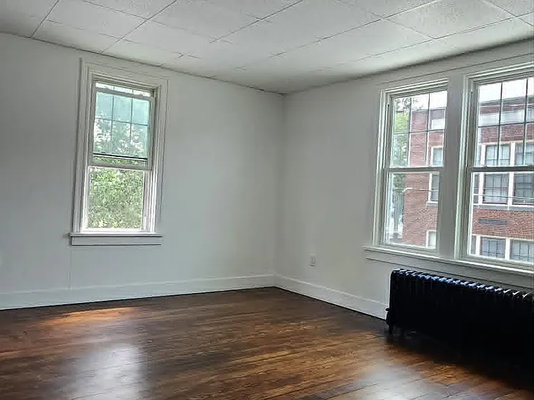 216 Penn St — Photo 5